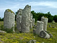 Побитите камъни