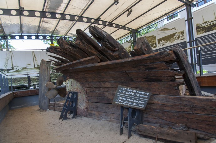 Детайли от кърмата на кораб Горянин